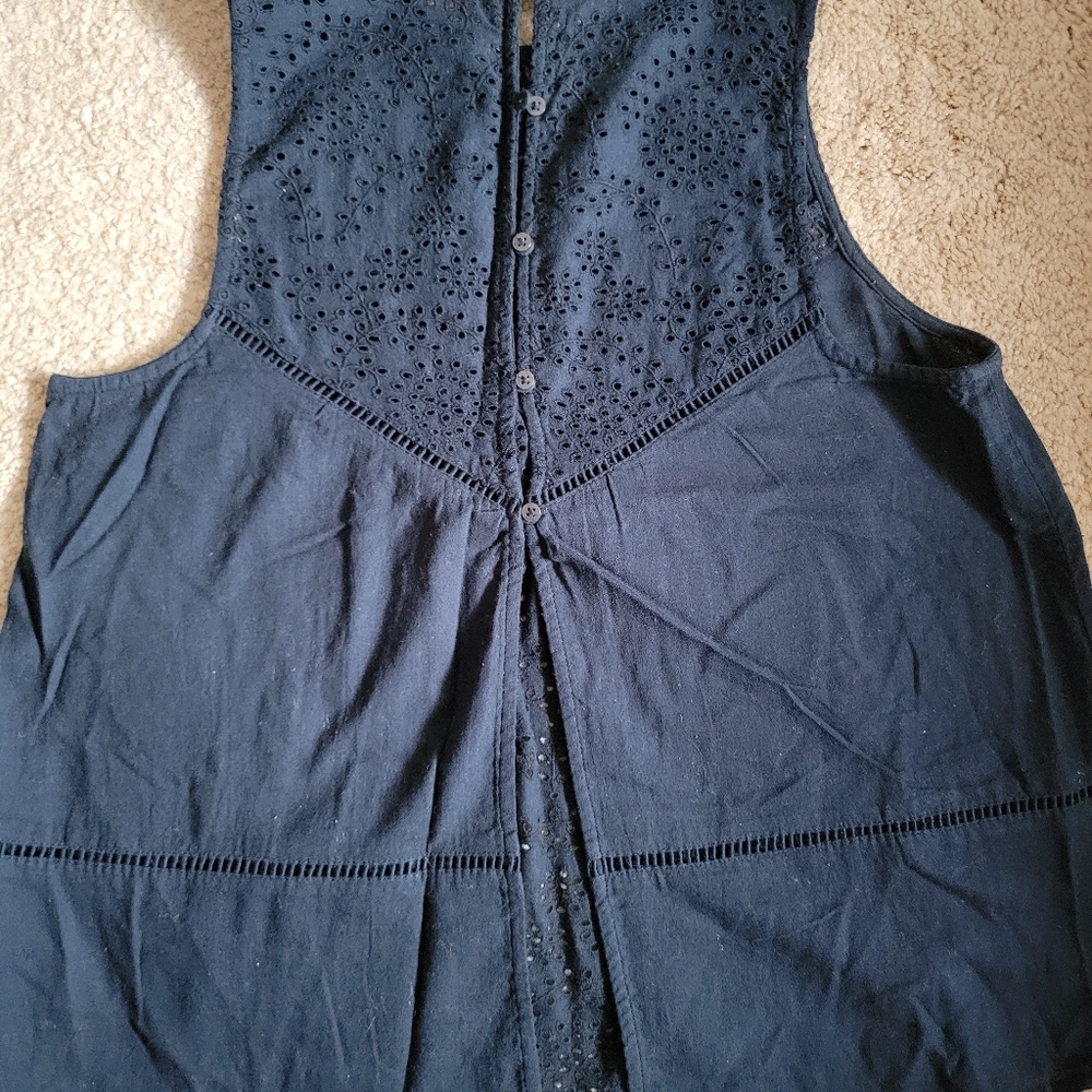 Abercrombie & Fitch Navy Eyelet Sleeveless Blouse S - Picture 2 of 3